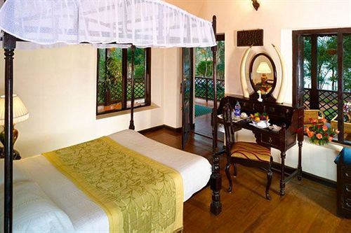 Ktdc Lake Palace Thekkady Kumily Exterior photo